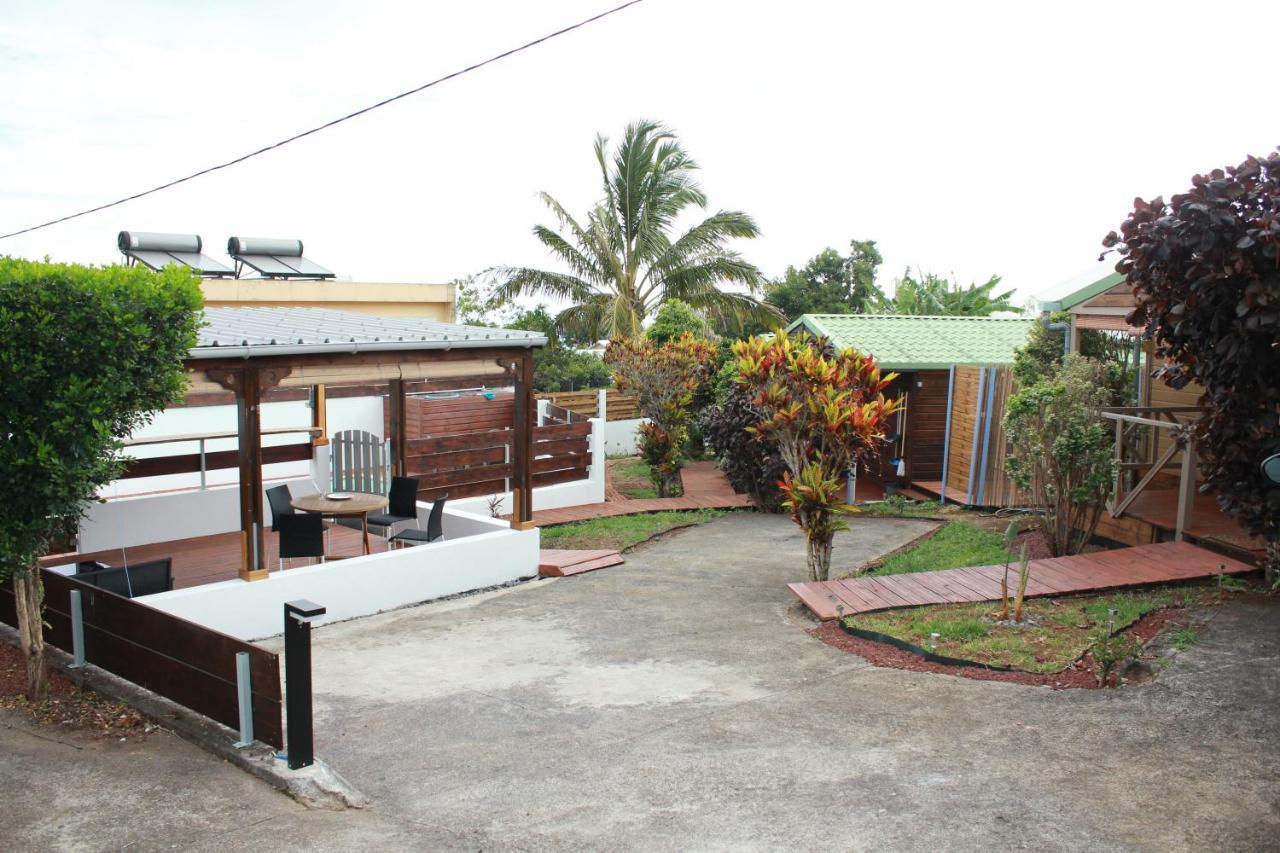 Les Bungalows Du Chateau D'O Petite-Ile Exterior photo